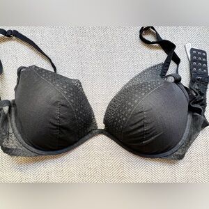Victoria’s Secret Incredible Plunge bra. 38D